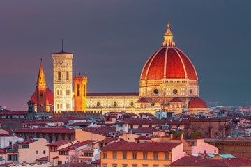 Fototapeta na wymiar Beautiful view on old town of amazing Florence city and the Cathedral Santa Maria dl Fiore (Duomo), Florence, Italy