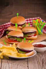 Mini burgers.
