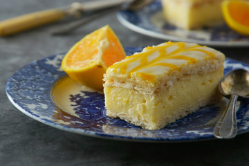 Lemon drizzle cake, lemon crust cake dessert.