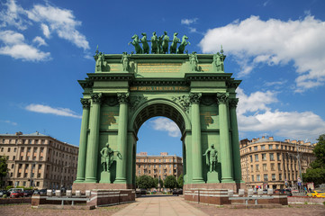 Fototapeta na wymiar Narva Triumphal gate was built in 1827-1834 in memory of the heroes of the Patriotic war of 1812. Saint Petersburg, Russia