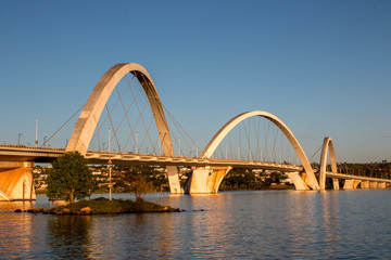 Fototapeta na wymiar View of Ponte JK Jascelino Kubitschek Bridge in Brasilia, Brazil as the Sunsets