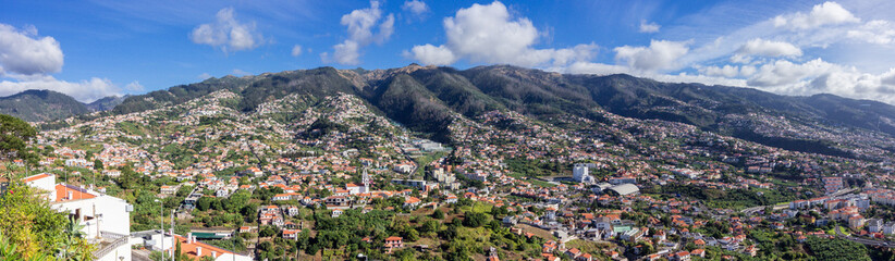 Fototapeta na wymiar Views from Pico dos Barcelos in Funchal (Madeira, Portugal)