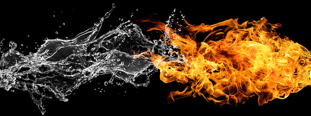 ぶつかり合う炎と水 © k_yu