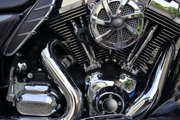 Moteur chromé  en gros plan de moto grosse cylindrée