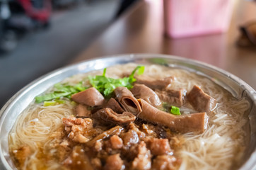 thin noodles with pork intestine