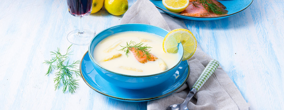 Lachscremesuppe Bilder – Durchsuchen 4,241 Archivfotos, Vektorgrafiken ...