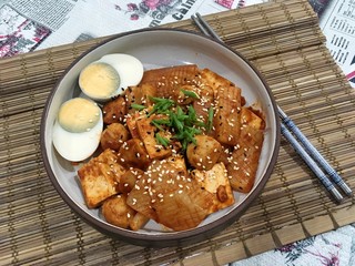 White spot arum and egg boiled and sausage and Tofu with Tukbokki sauce