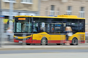 Autobus miejski.