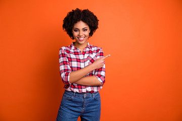 Portrait of her she nice attractive lovely cheerful cheery confident wavy-haired lady wearing...