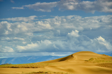 Fototapeta na wymiar Mongolia. Sands Mongol Els