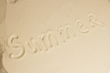 Надпись на песке. Summer 