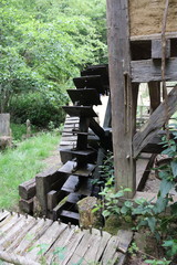 Moulin à eau médiéval en Bourgogne	