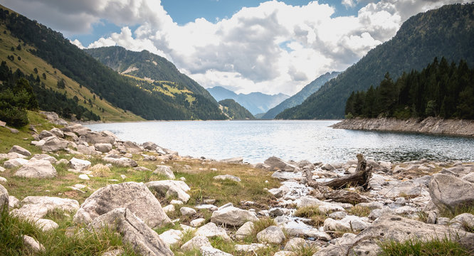  lake of Oule in valley of Aure in Haute-Bigorre in the department of Hautes-Pyr&eacute;n&eacute;es in France