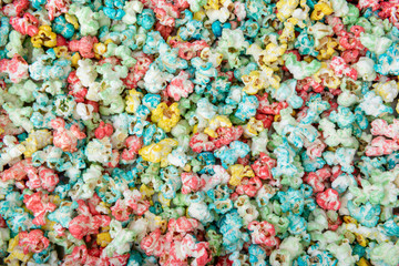 Palomitas de colores, primer plano visto desde arriba