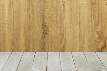 Naklejka premium Empty top wooden table and wood wall