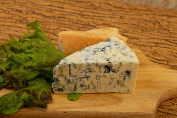 Blue cheese  with salad leaves