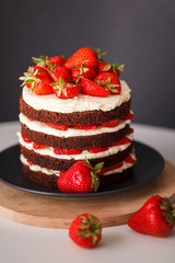 Strawberry cake with crust and cream