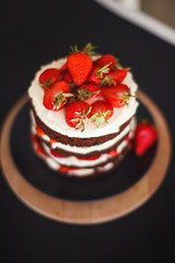 Strawberry cake with crust and cream