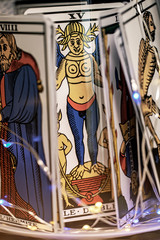 Tarot de Marseille tirage de carte divinatoire en cartomancie