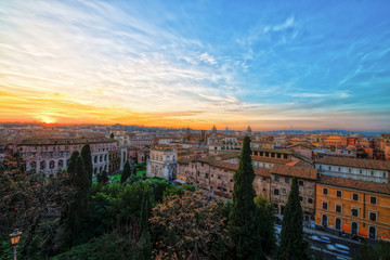 Fototapeta na wymiar panoramic view of Rome at sunset