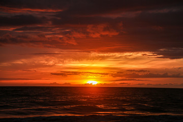 Obraz premium sunset over the sea