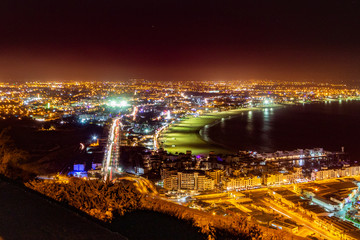 Fototapeta na wymiar Blick von der Kasbah auf das nächtliche Agadir