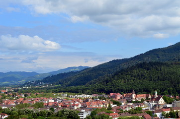 Blick von Freiburg auf den Schwarzwald