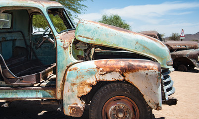 Fototapeta na wymiar abandoned car