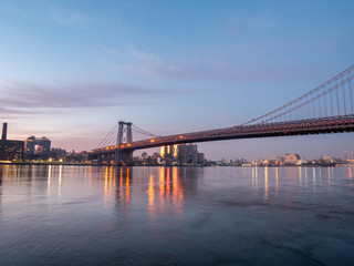 Fototapeta na wymiar Early Morning View of the Williamsburg Bridge From Manhattan