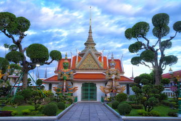 Double Giant at Wat Arunwararam, Bangkok, Thailand - 276630910