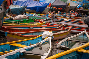 Fototapeta na wymiar colorful boats on the beach
