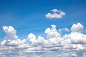 Fototapeta premium Blue sky background with clouds