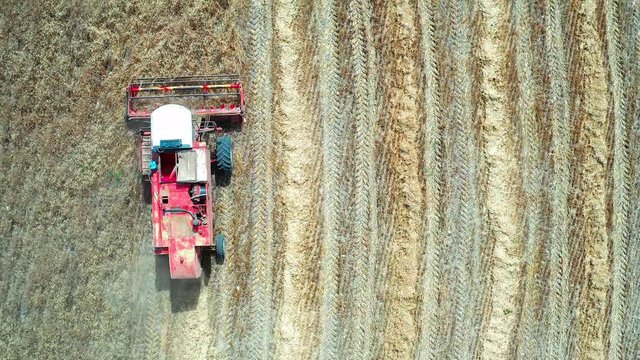 Mietitrebbia vista dall'alto