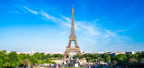 世界遺産　パリのセーヌ河岸　エッフェル塔　ワイド