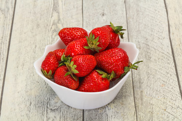Sweet strawberry in the bowl