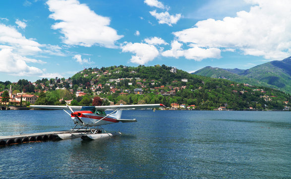 Floatplane or seaplane on Como lake. - Powered by Adobe