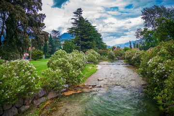 Fototapeta na wymiar cozy town park in Riva del Garda