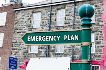 Obraz premium Writing note showing Emergency Plan. Business concept for procedures for handling sudden or unexpected situations