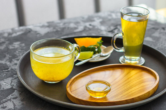 chay s medom,  oblepikha i tsitrus (sogrevayushchi napitok s limonom i myatoy) priyatnogo appetita. top  food background. copy space  yeda, yeda fon, menyu, restoran, svezhiy, organicheskiy, perekus, 