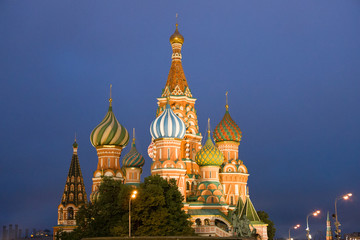 Fototapeta na wymiar MOSCOW, RUSSIA - June 27, 2019: View of St. Basil's Cathedral on Red Square in Moscow. The building is officially known as the Cathedral of the Intercession of the Most Holy Theotokos on the Moat. 