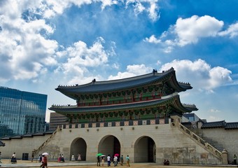 Fototapeta na wymiar 한국의 전통 건축물 광화문