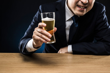 ビジネスマン ビール