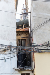 Kabelgewirr in der Old Town von Sansibar