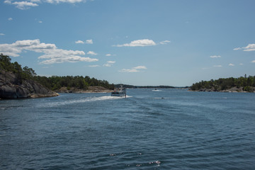 Fototapeta na wymiar Islands in the Stockholm outer archipelago a sunny sommer day