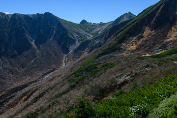 晩秋の伊那前岳と宝剣岳