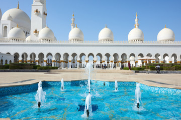 Naklejka premium Jumeirah Mosque at daylight
