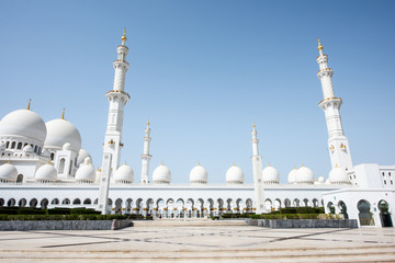 Fototapeta na wymiar The famous Sheikh Zayed Grand Mosque from Abu Dhabi, United Arab Emirates