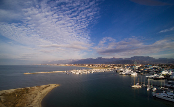 Viareggio, il porto e la darsena
