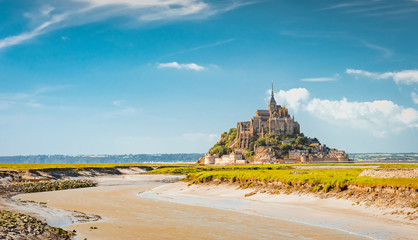 Mont Saint Michel tidal island in summer, Normandy, northern France - obrazy, fototapety, plakaty