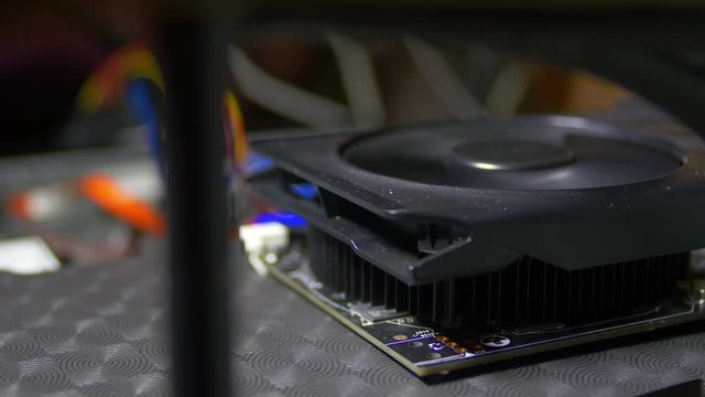 DIY GPU bitcoin minning rig
